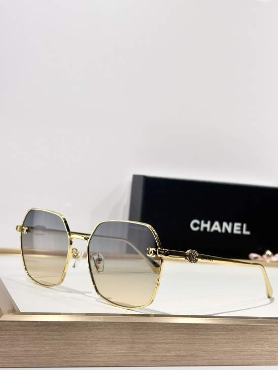 Picture of Chanel Sunglasses _SKUfw76989832fw